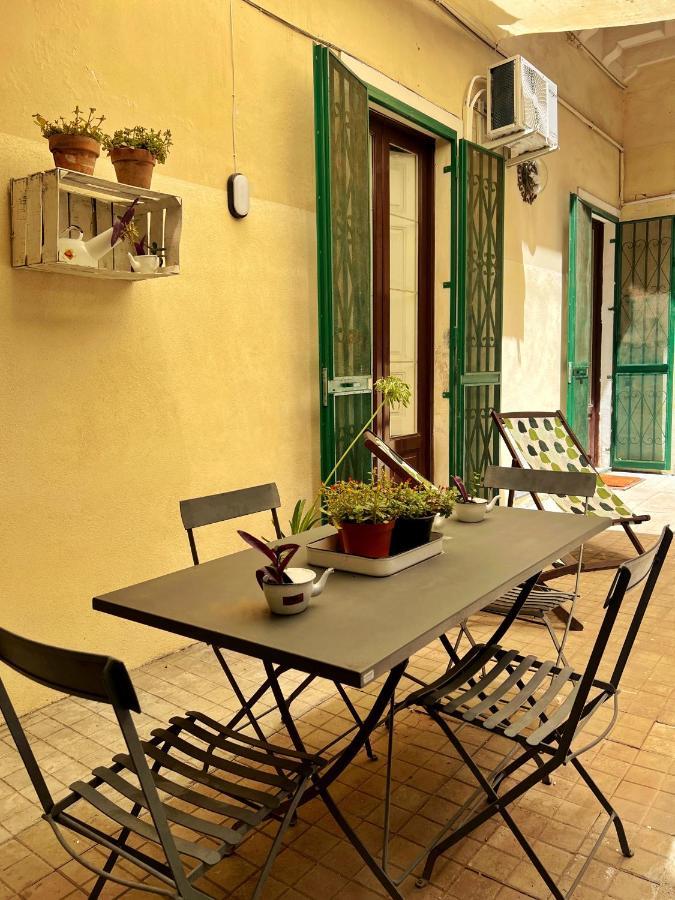 Saranton House Hotell Catania Exteriör bild