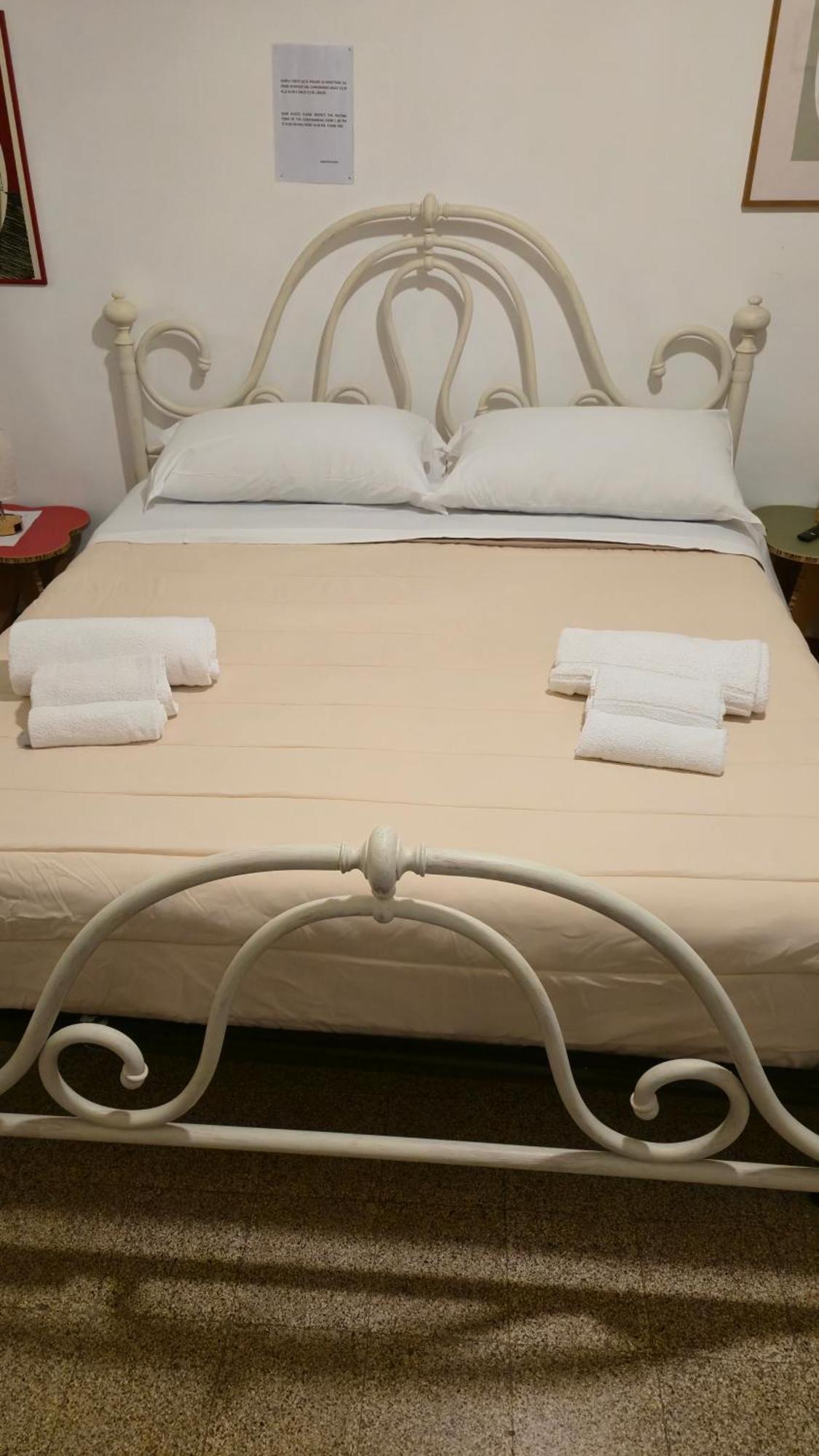 Saranton House Hotell Catania Exteriör bild