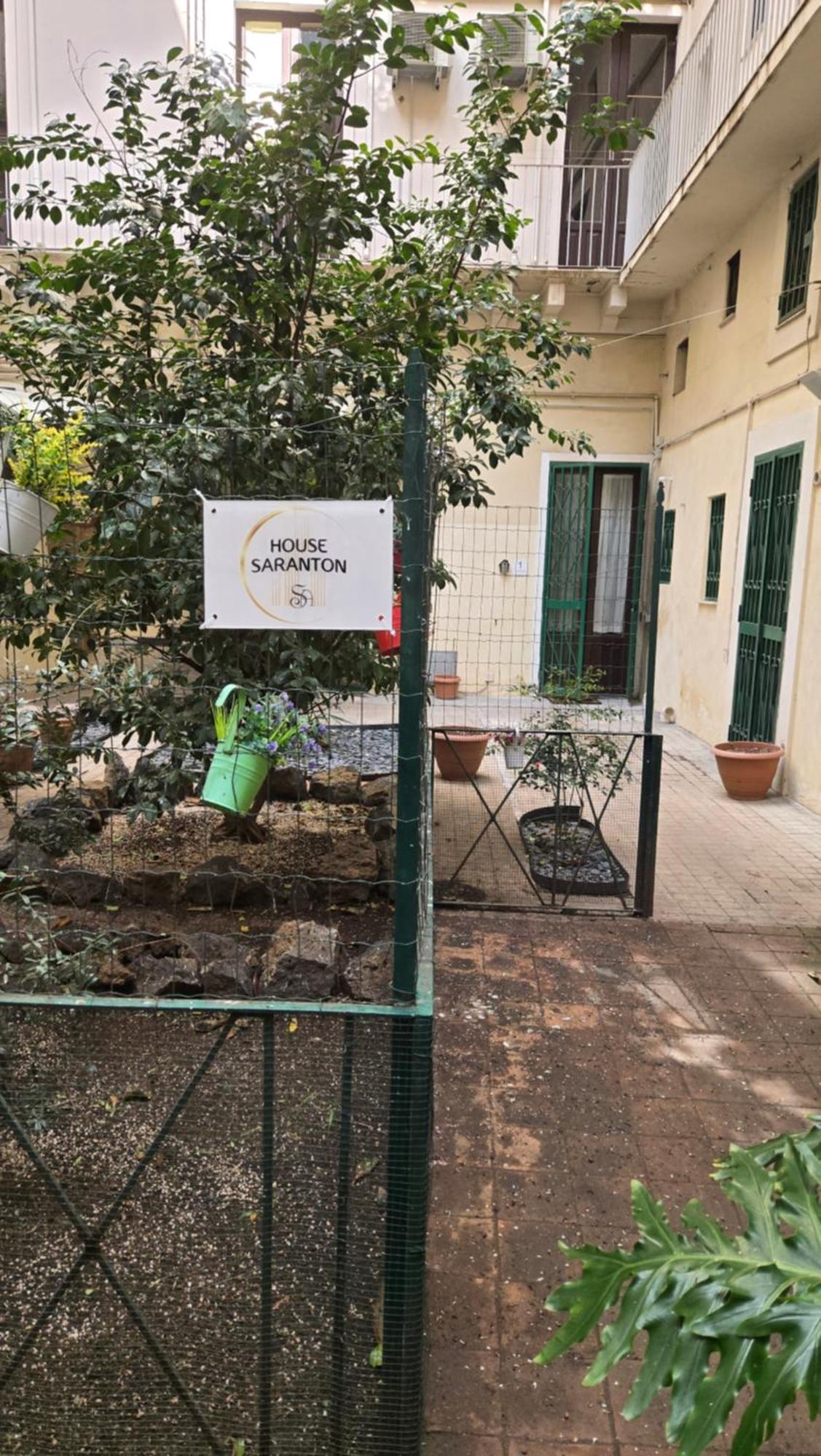 Saranton House Hotell Catania Exteriör bild